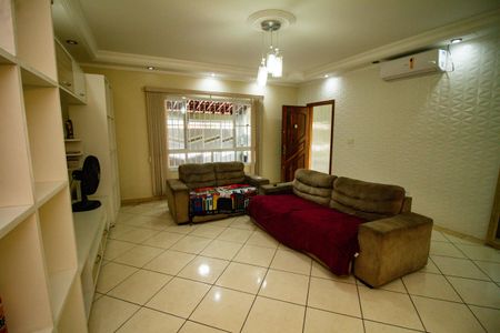 Casa para alugar com 140m², 3 quartos e 2 vagasSala