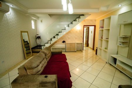 Casa para alugar com 140m², 3 quartos e 2 vagasSala