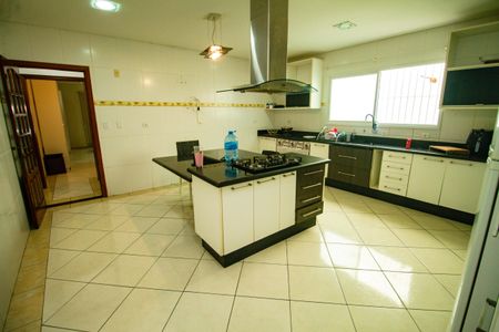 Casa para alugar com 140m², 3 quartos e 2 vagasCozinha