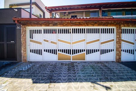 Casa para alugar com 140m², 3 quartos e 2 vagasFachada