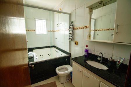 Casa para alugar com 140m², 3 quartos e 2 vagasBanheiro da Suíte 1