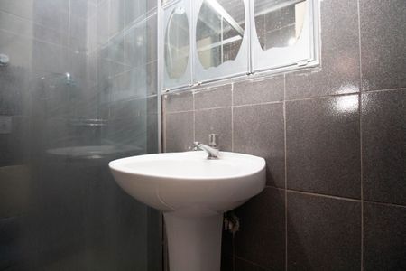 Casa para alugar com 103m², 2 quartos e 2 vagas Casa para alugar com 103m², 2 quartos e 2 vagasBanheiro Social