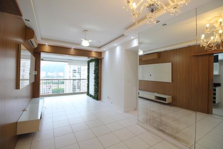 Sala de apartamento para alugar com 2 quartos, 75m² em Barra Olímpica, Rio de Janeiro