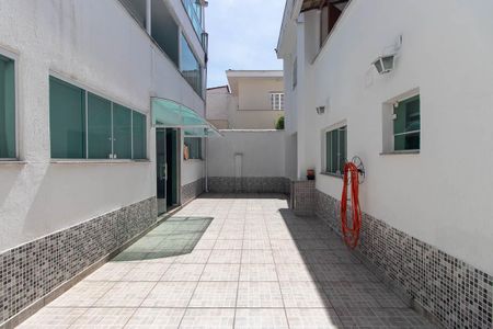 Casa para alugar com 206m², 4 quartos e 5 vagas Casa para alugar com 206m², 4 quartos e 5 vagasQuintal