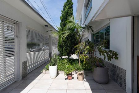 Casa para alugar com 206m², 4 quartos e 5 vagas Casa para alugar com 206m², 4 quartos e 5 vagasJardim