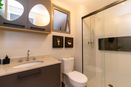 Apartamento à venda com 80m², 3 quartos e 2 vagasBanheiro social