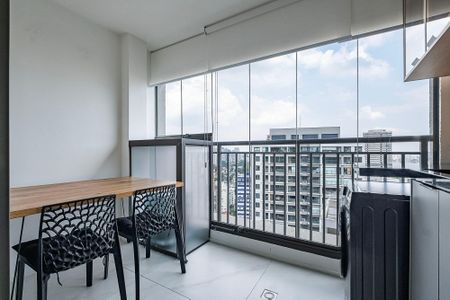 Varanda de kitnet/studio para alugar com 1 quarto, 27m² em Pompeia, São Paulo
