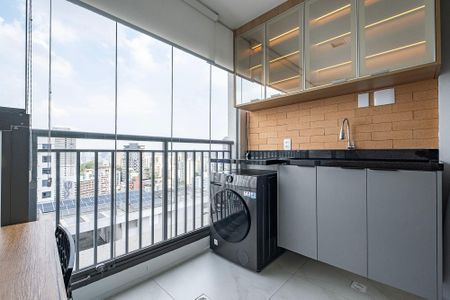 Varanda de kitnet/studio para alugar com 1 quarto, 27m² em Pompeia, São Paulo