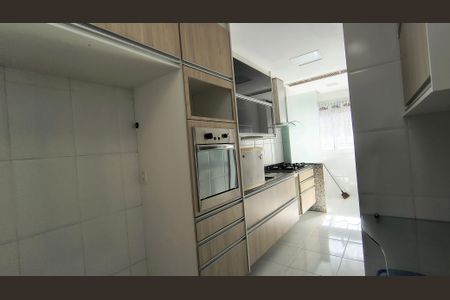 Apartamento à venda com 95m², 3 quartos e 2 vagas Apartamento à venda com 95m², 3 quartos e 2 vagasCozinha e Área de Serviço