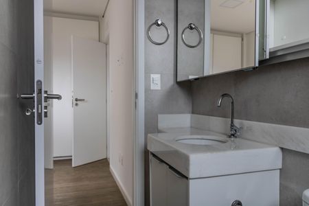 Apartamento para alugar com 140m², 2 quartos e 3 vagas Apartamento para alugar com 140m², 2 quartos e 3 vagasBanheiro da Suíte 1