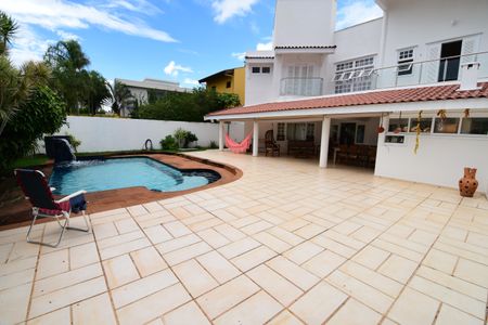 Casa de condomínio para alugar com 454m², 4 quartos e 3 vagasPiscina