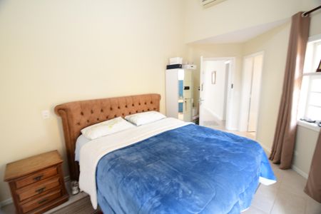 Casa de condomínio para alugar com 454m², 4 quartos e 3 vagasQuarto 2 - Suíte 