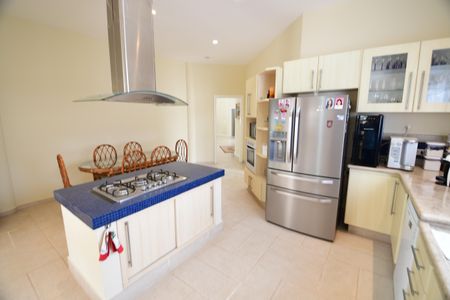 Casa de condomínio para alugar com 454m², 4 quartos e 3 vagasCozinha