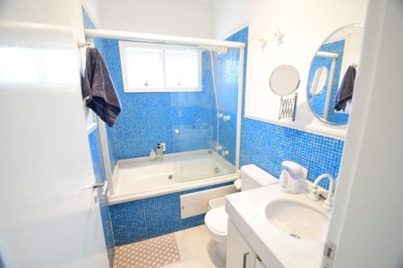 Casa de condomínio para alugar com 454m², 4 quartos e 3 vagasBanheiro Suíte 