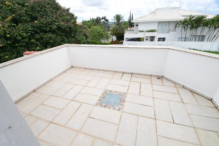 Casa de condomínio para alugar com 454m², 4 quartos e 3 vagasSala de TV 2 - Sacada