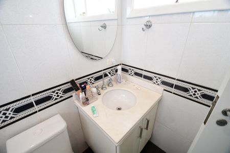 Casa de condomínio para alugar com 454m², 4 quartos e 3 vagasBanheiro Suíte 