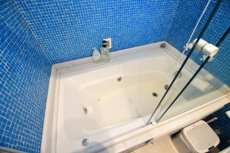 Casa de condomínio para alugar com 454m², 4 quartos e 3 vagasBanheiro Suíte 