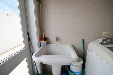 Casa de condomínio para alugar com 454m², 4 quartos e 3 vagasÁrea de Serviço