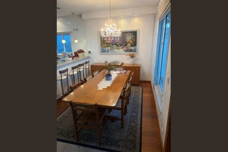 Casa à venda com 249m², 4 quartos e 4 vagas Casa à venda com 249m², 4 quartos e 4 vagasFoto 03