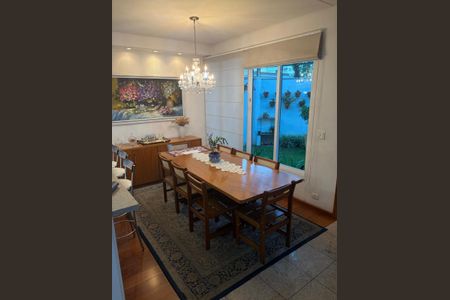 Casa à venda com 249m², 4 quartos e 4 vagas Casa à venda com 249m², 4 quartos e 4 vagasFoto 04