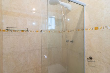 Casa de condomínio para alugar com 189m², 3 quartos e 3 vagas Casa de condomínio para alugar com 189m², 3 quartos e 3 vagasBanheiro da Suíte