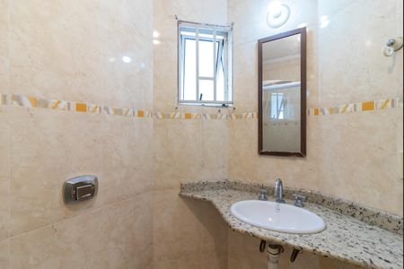 Casa de condomínio para alugar com 189m², 3 quartos e 3 vagas Casa de condomínio para alugar com 189m², 3 quartos e 3 vagasBanheiro da Suíte