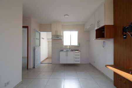 Sala/Cozinha de apartamento para alugar com 2 quartos, 40m² em Vila Nhocuné, São Paulo