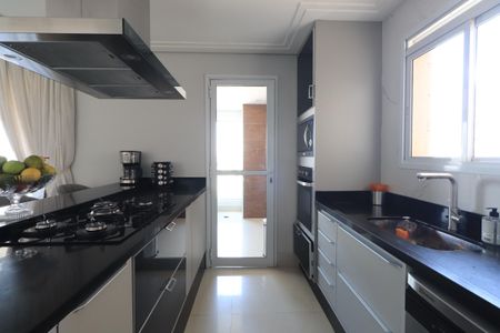 Apartamento à venda com 125m², 3 quartos e 2 vagasCozinha
