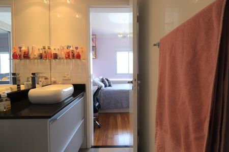 Apartamento à venda com 125m², 3 quartos e 2 vagasBanheiro da Suíte 3