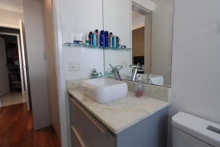 Apartamento à venda com 125m², 3 quartos e 2 vagasBanheiro da Suíte 1