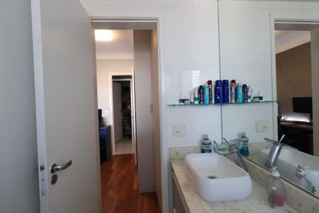 Apartamento à venda com 125m², 3 quartos e 2 vagasBanheiro da Suíte 1