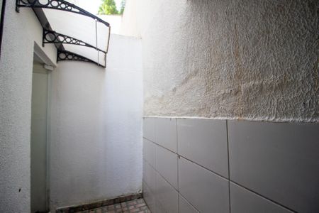 Casa para alugar com 68m², 2 quartos e 1 vagaÁrea de Serviço