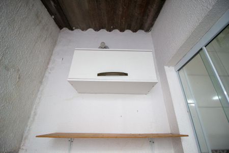 Casa para alugar com 68m², 2 quartos e 1 vagaÁrea de Serviço