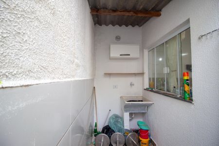 Casa para alugar com 68m², 2 quartos e 1 vagaÁrea de Serviço