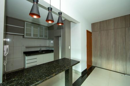 Apartamento à venda com 71m², 2 quartos e 2 vagasCOZINHA