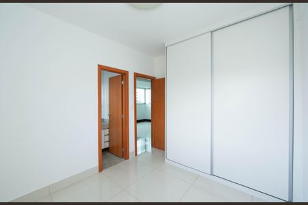 Apartamento à venda com 71m², 2 quartos e 2 vagasQUARTO2