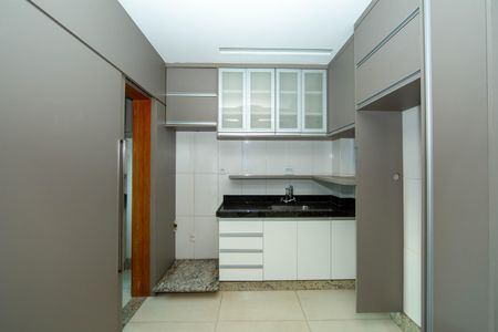 Apartamento à venda com 71m², 2 quartos e 2 vagasCOZINHA