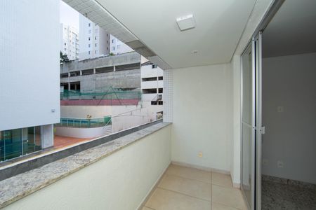 Apartamento à venda com 96m², 3 quartos e 2 vagasVARANDA