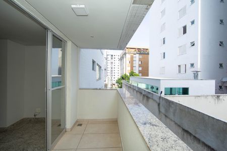 Apartamento à venda com 96m², 3 quartos e 2 vagasVARANDA