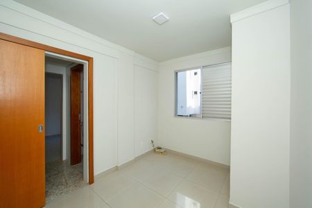 Apartamento à venda com 96m², 3 quartos e 2 vagasQUARTO2