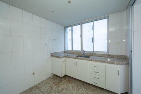 Apartamento à venda com 96m², 3 quartos e 2 vagasCOZINHA