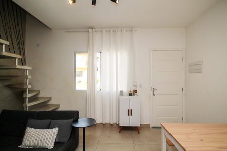 Casa de condomínio para alugar com 49m², 2 quartos e 2 vagasSala