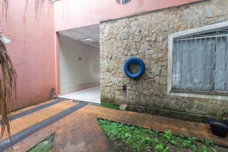 Casa à venda com 321m², 6 quartos e 5 vagas Casa à venda com 321m², 6 quartos e 5 vagasÁrea externa