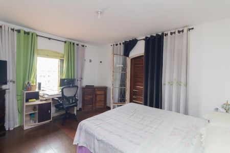 Casa à venda com 321m², 6 quartos e 5 vagas Casa à venda com 321m², 6 quartos e 5 vagasSuíte