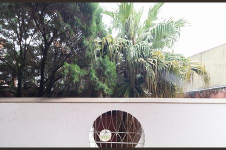 Casa à venda com 321m², 6 quartos e 5 vagas Casa à venda com 321m², 6 quartos e 5 vagasVaranda