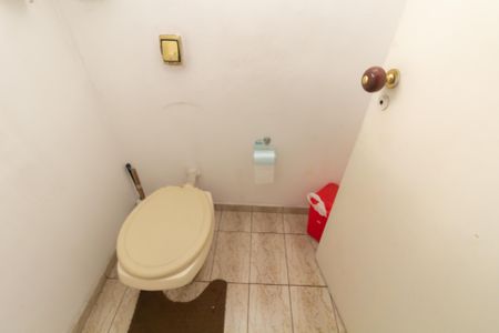 Casa à venda com 321m², 6 quartos e 5 vagas Casa à venda com 321m², 6 quartos e 5 vagasLavabo