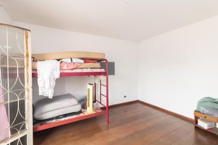 Casa à venda com 321m², 6 quartos e 5 vagas Casa à venda com 321m², 6 quartos e 5 vagasQuarto 3