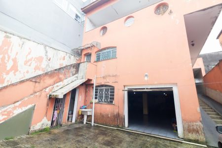 Casa à venda com 321m², 6 quartos e 5 vagas Casa à venda com 321m², 6 quartos e 5 vagasÁrea externa