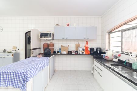 Casa à venda com 321m², 6 quartos e 5 vagas Casa à venda com 321m², 6 quartos e 5 vagasCozinha