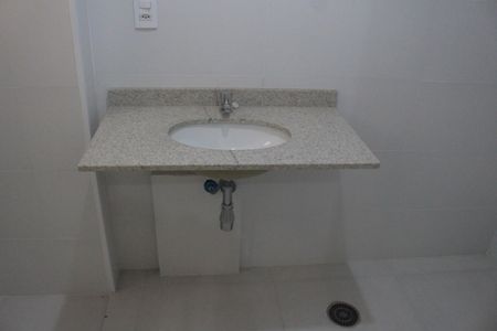 Apartamento à venda com 76m², 3 quartos e 2 vagasBanheiro da Suíte